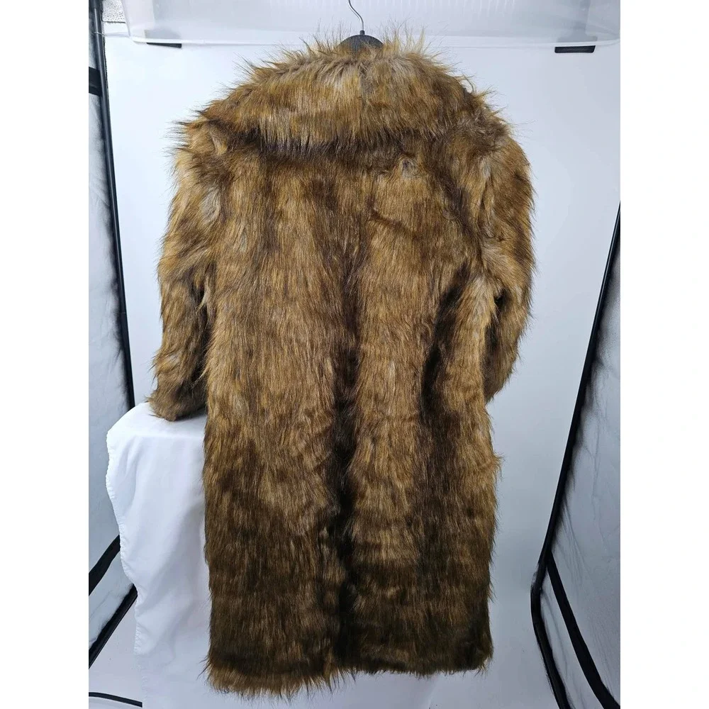 Fashionable luxe faux